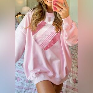 Willow - Pink Heart Patterned Sweatshirt